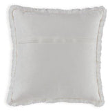 Gariland Pillow