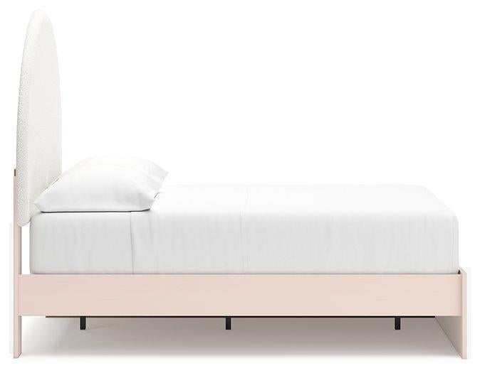 Wistenpine Upholstered Bed with Storage